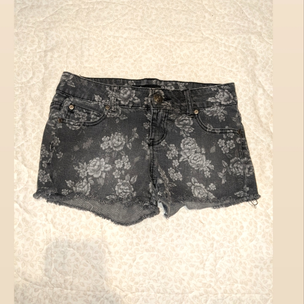 CP Jeans | Size 3 | Dark Wash Denim Shorts